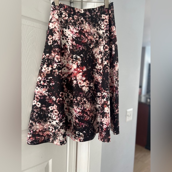 ASOS (Warehouse brand) - Siren Floral Printed Skirt - Picture 2 of 4